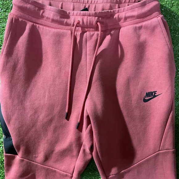 Coral Nike Tech Fleece Sweatpants - Picture 7 of 12